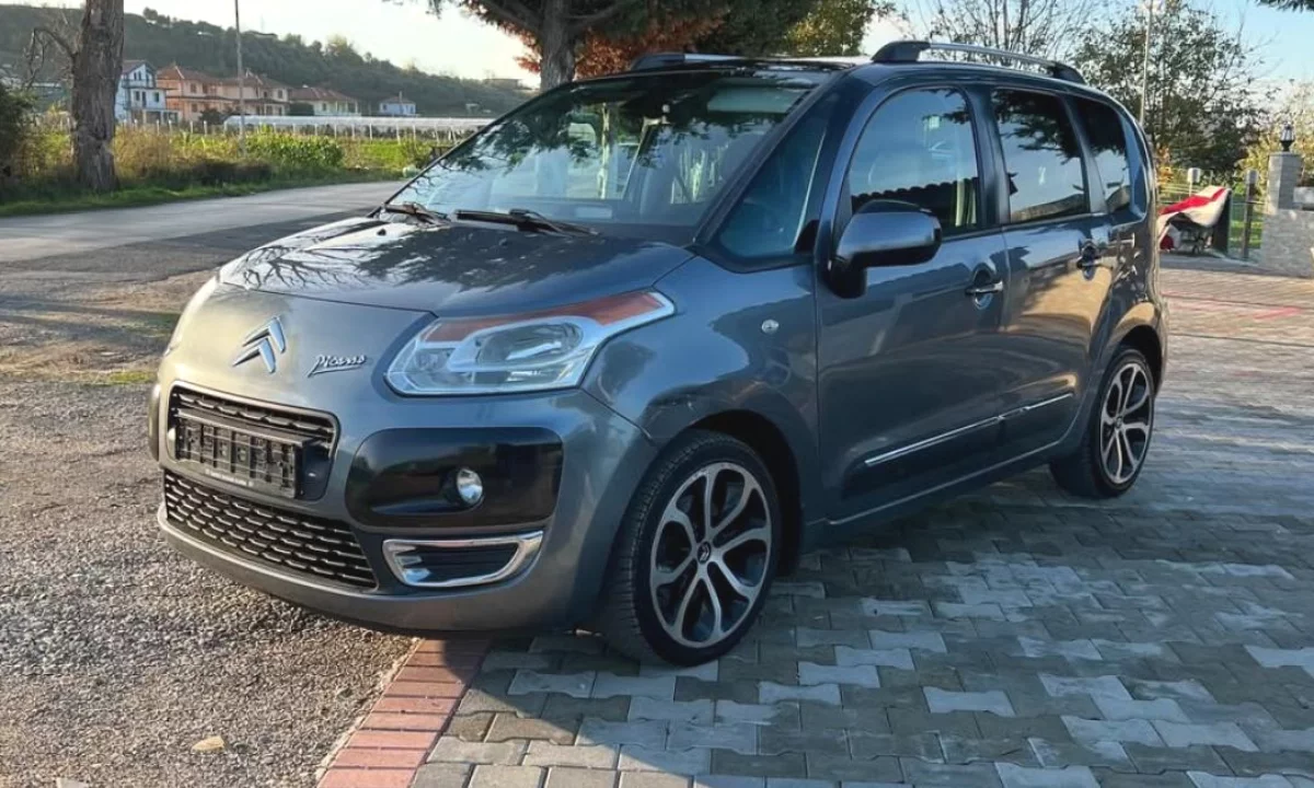 Auto in Vendita a Tirana, Citroen, 2011 Diesel,Kambio Manual Pagamento 3,700  Euro.