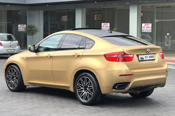 Auto in Vendita a Fier - 8,500 Euro