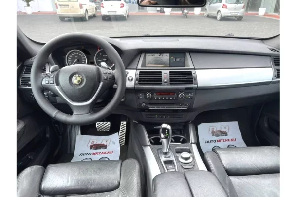 Auto in Vendita a Fier - 8,500 Euro