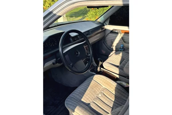 Auto in Vendita a Tirana - 2,700 Euro