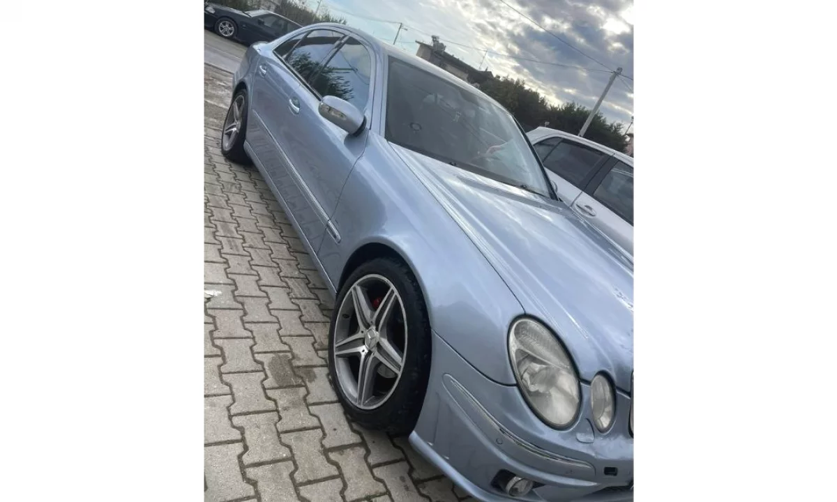 Auto in Vendita a Tirana, Mercedes-Benz, 2005 Diesel,Kambio Automatik Pagamento 4,200  Euro.