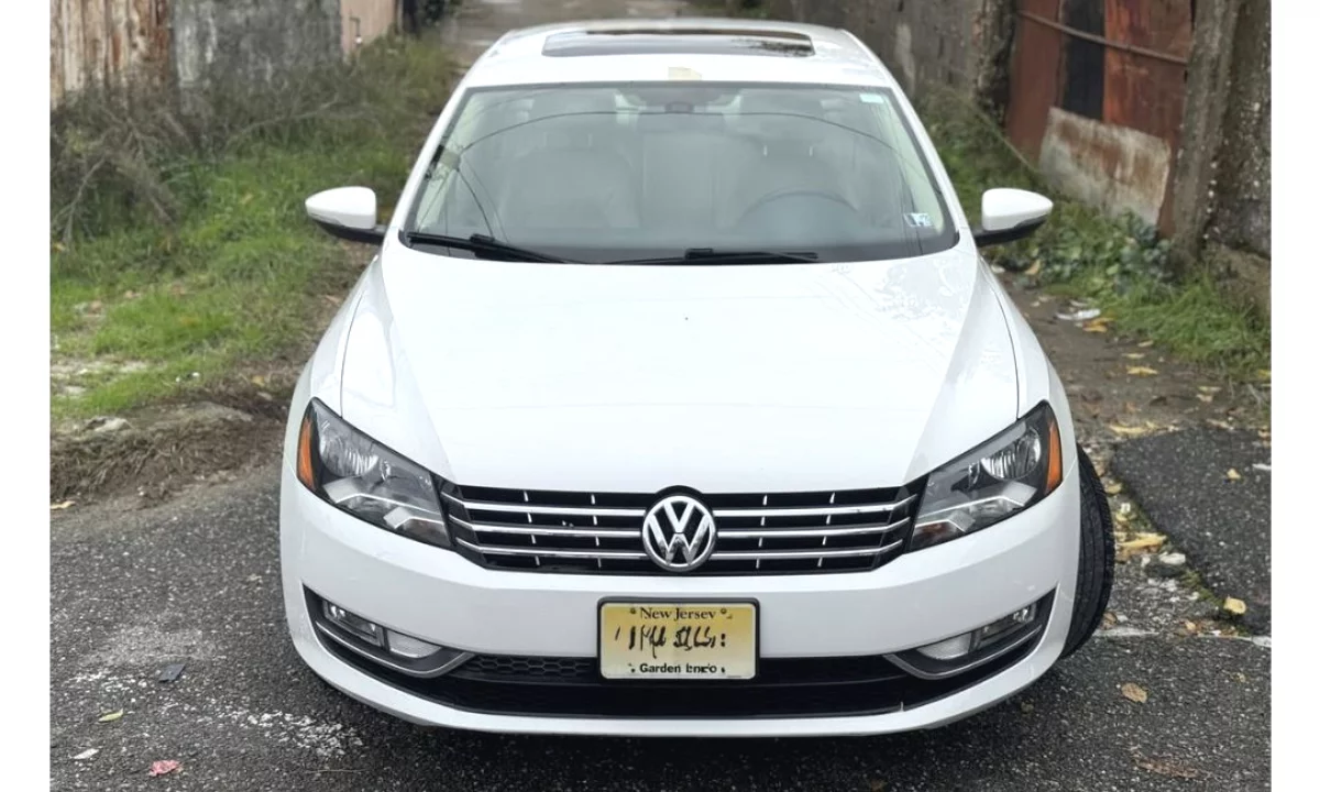 Auto in Vendita a Tirana, Volkswagen, 2006 gasoline-gas,Kambio Automatik Pagamento 7,500  Euro.