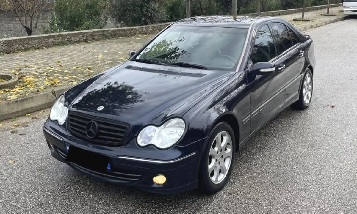 Auto in Vendita a Fier, Mercedes-Benz, 2007 Diesel,Kambio Automatik Pagamento 4,500  Euro.