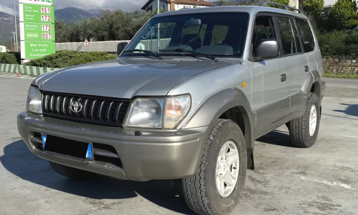 Auto in Vendita a Tirana, Toyota, 2001 Diesel,Kambio Manual Pagamento 11,500  Euro.