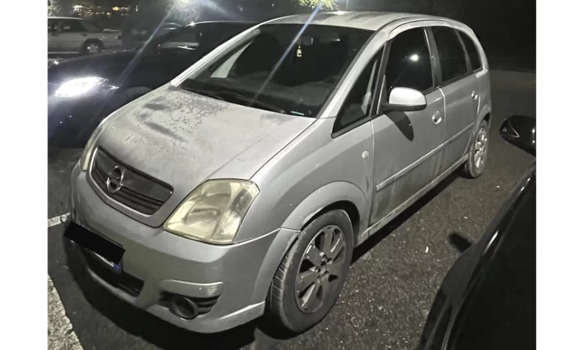 Auto in Vendita a Tirana, Opel, 2007 Diesel,Kambio Manual Pagamento 1,300  Euro.