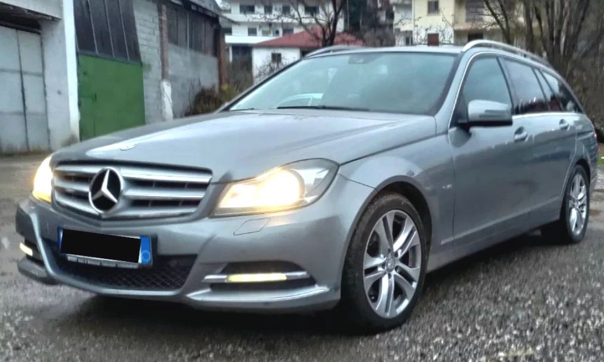Auto in Vendita a Pogradec, Mercedes-Benz, 2011 Diesel,Kambio Automatik Pagamento 9,000  Euro.