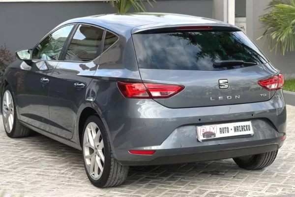 Auto in Vendita a Fier - 6,400 Euro