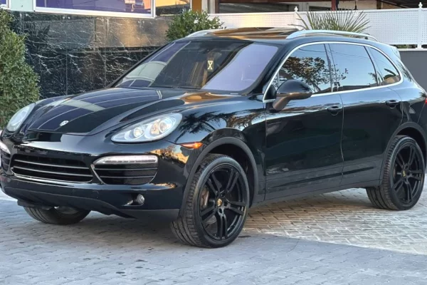 Auto in Vendita a Tirana - 13,500 Euro