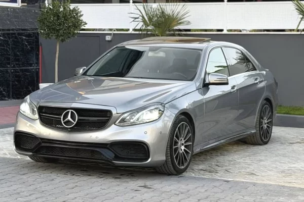 Auto in Vendita a Fier - 10,900 Euro