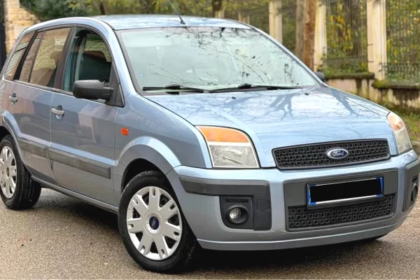 Auto in Vendita a Tirana - 2,950 Euro