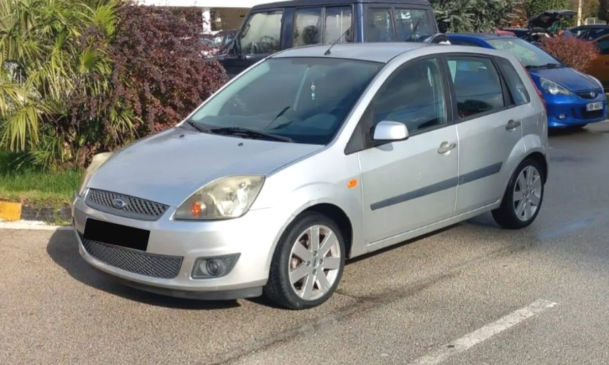 Auto in Vendita a Tirana, Ford, 2006 Diesel,Kambio Manual Pagamento 2,200  Euro.