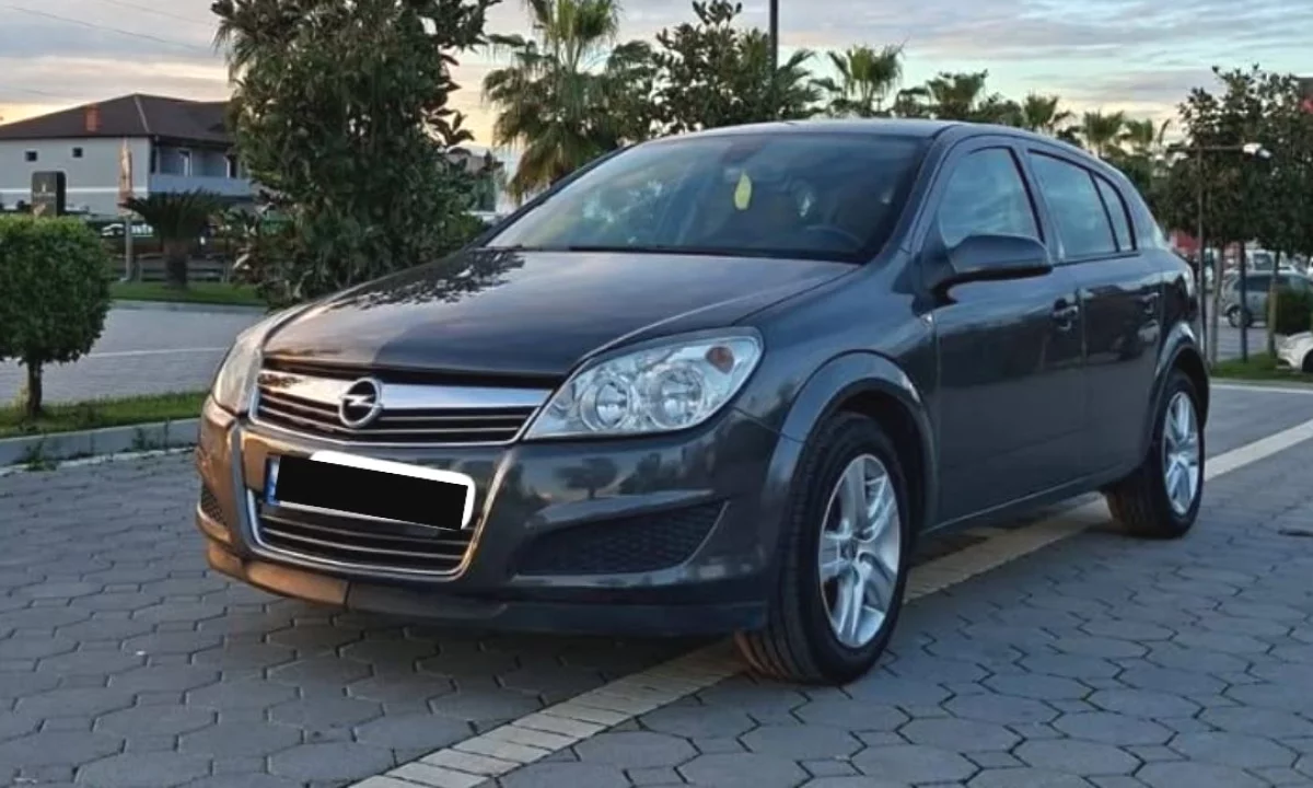 Auto in Vendita a Alessio, Opel, 2009 Diesel,Kambio Manual Pagamento 2,900  Euro.