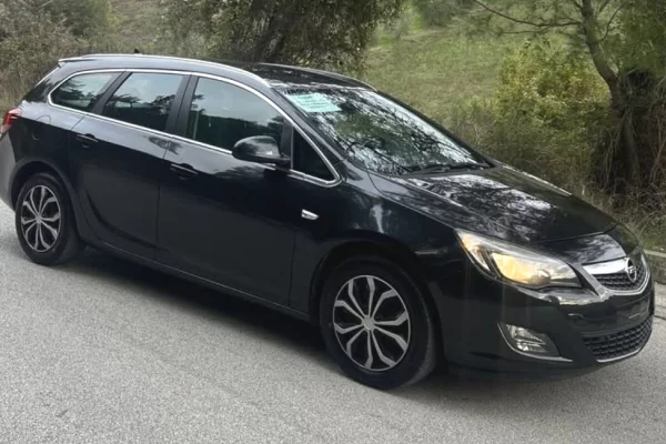 Auto in Vendita a Tirana - 4,900 Euro