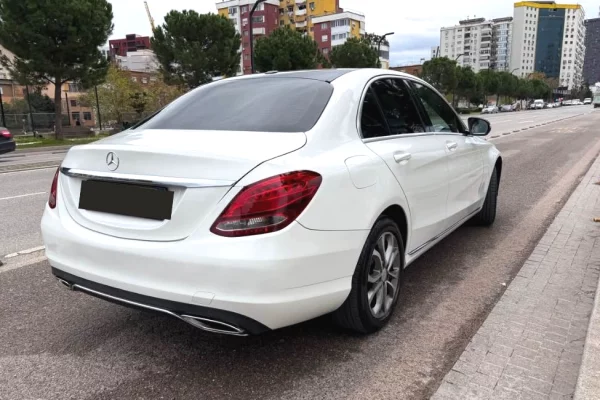 Auto in Vendita a Tirana - 11,500 Euro