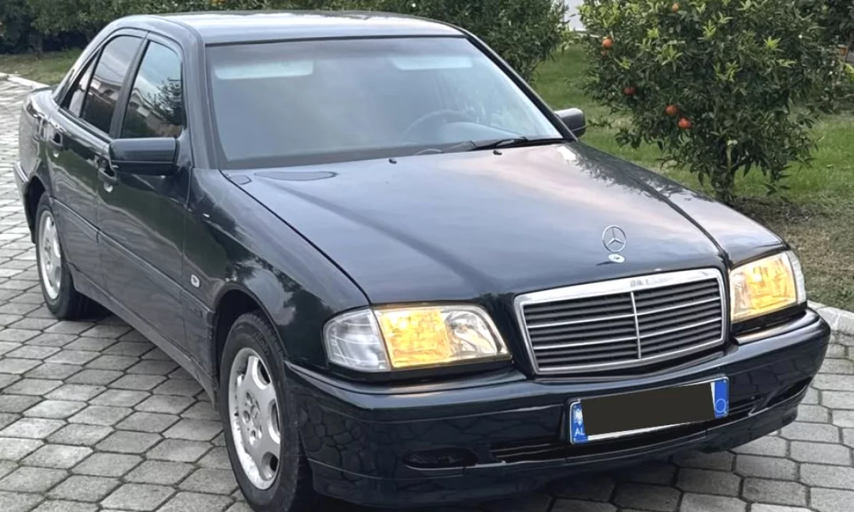 Auto in Vendita a Tirana, Mercedes-Benz, 2000 Diesel,Kambio Manual Pagamento 2,700  Euro.
