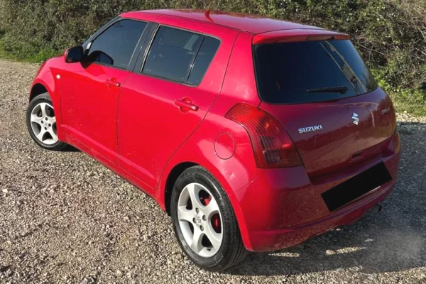 Auto in Vendita a Tirana - 2,800 Euro