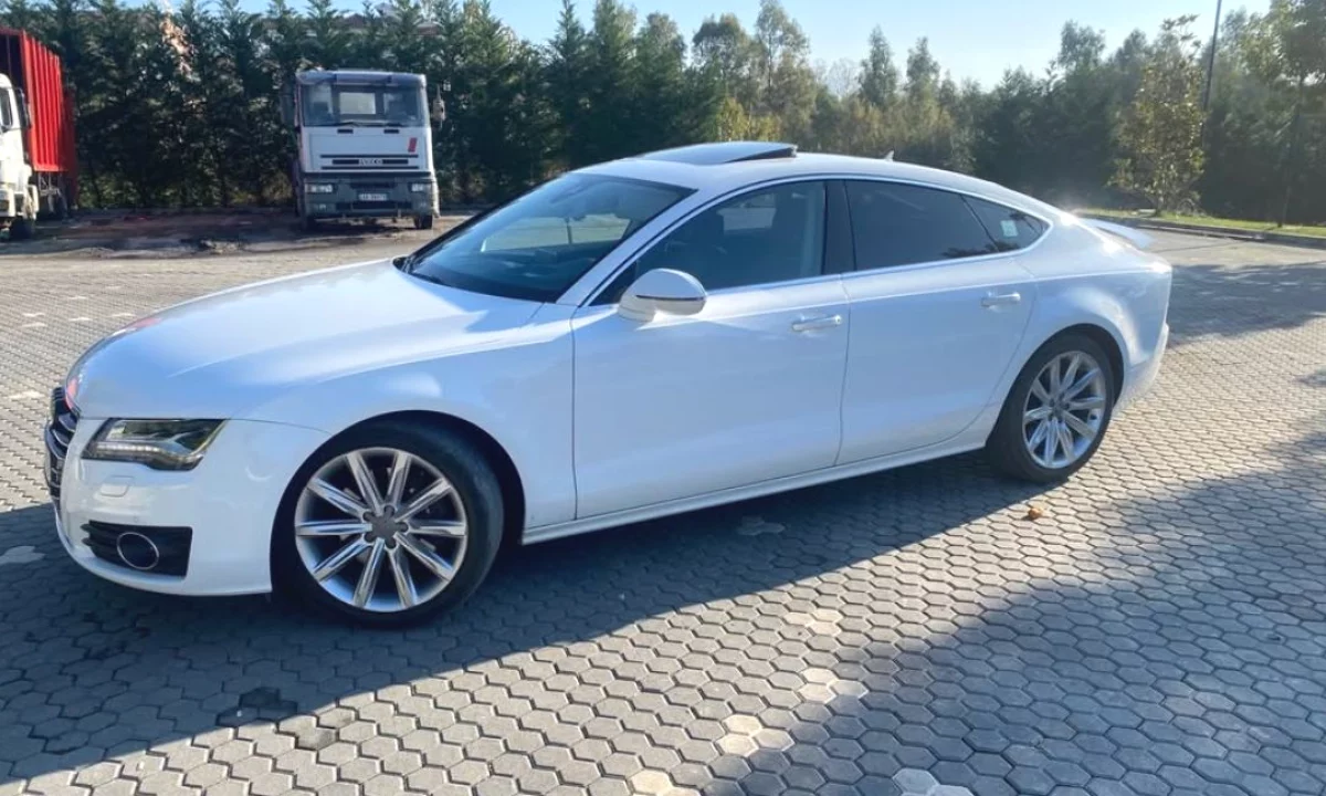 Auto in Vendita a Durazzo, Audi, 2015 Diesel,Kambio Automatik Pagamento 12,600  Euro.