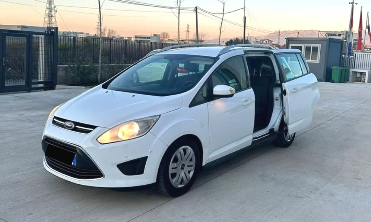 Auto in Vendita a Tirana, Ford, 2012 Diesel,Kambio Automatik Pagamento 4,700  Euro.