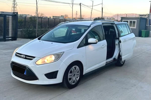 Auto in Vendita a Tirana - 4,700 Euro