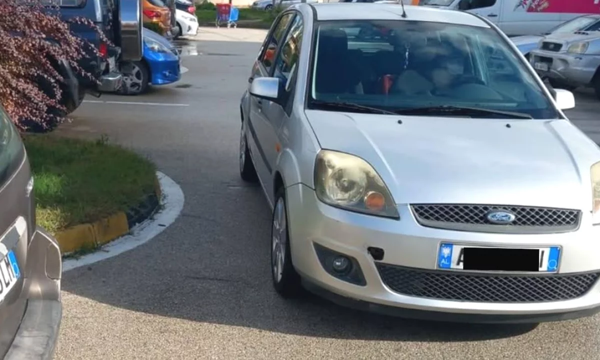 Auto in Vendita a Tirana, Ford, 2006 Diesel,Kambio Manual Pagamento 2,200  Euro.