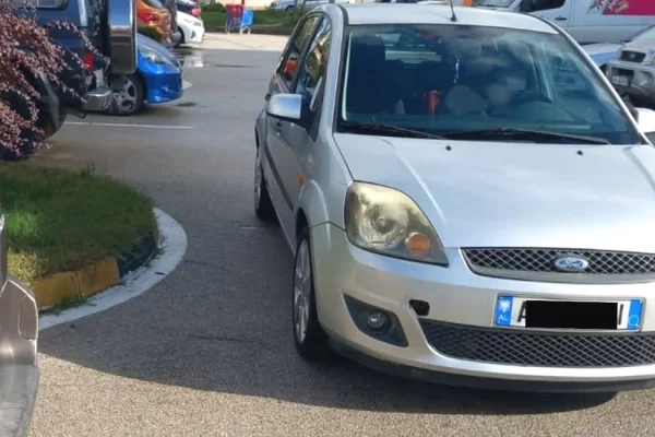 Auto in Vendita a Tirana - 2,200 Euro