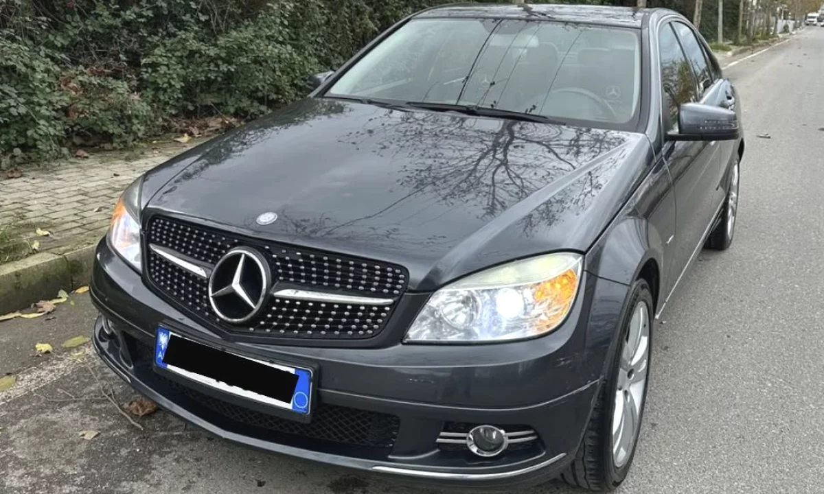 Auto in Vendita a Tirana, Mercedes-Benz, 2011 Diesel,Kambio Automatik Pagamento 6,700  Euro.