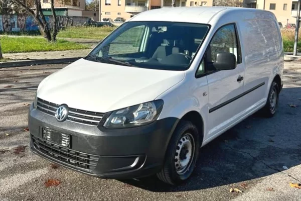 Auto in Vendita a Durazzo - 4,600 Euro