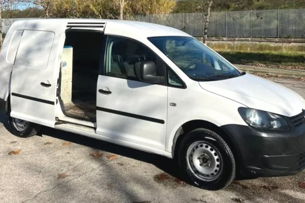 Auto in Vendita a Durazzo - 4,600 Euro