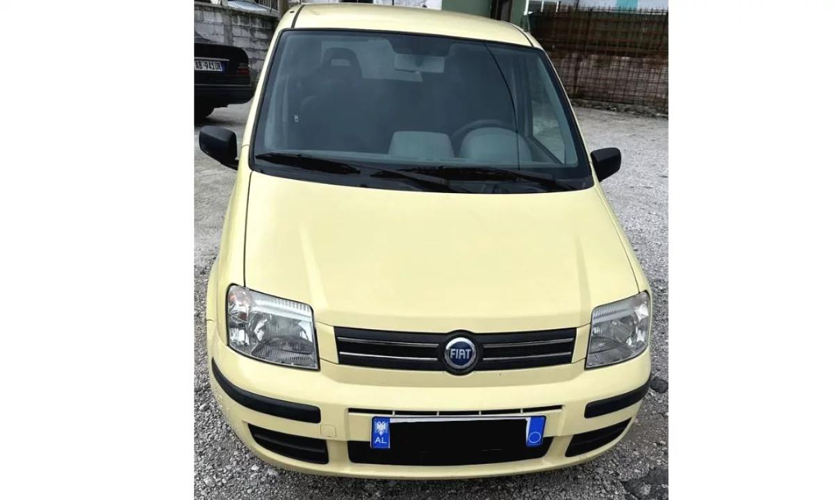 Auto in Vendita a Tirana, Fiat, 2003 Benzine,Kambio Manual Pagamento 2,500  Euro.