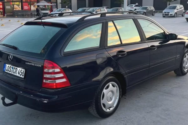 Auto in Vendita a Tirana - 2,500 Euro