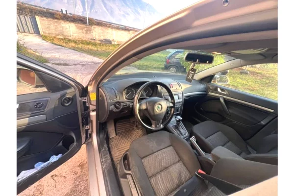 Auto in Vendita a Tirana - 4,500 Euro