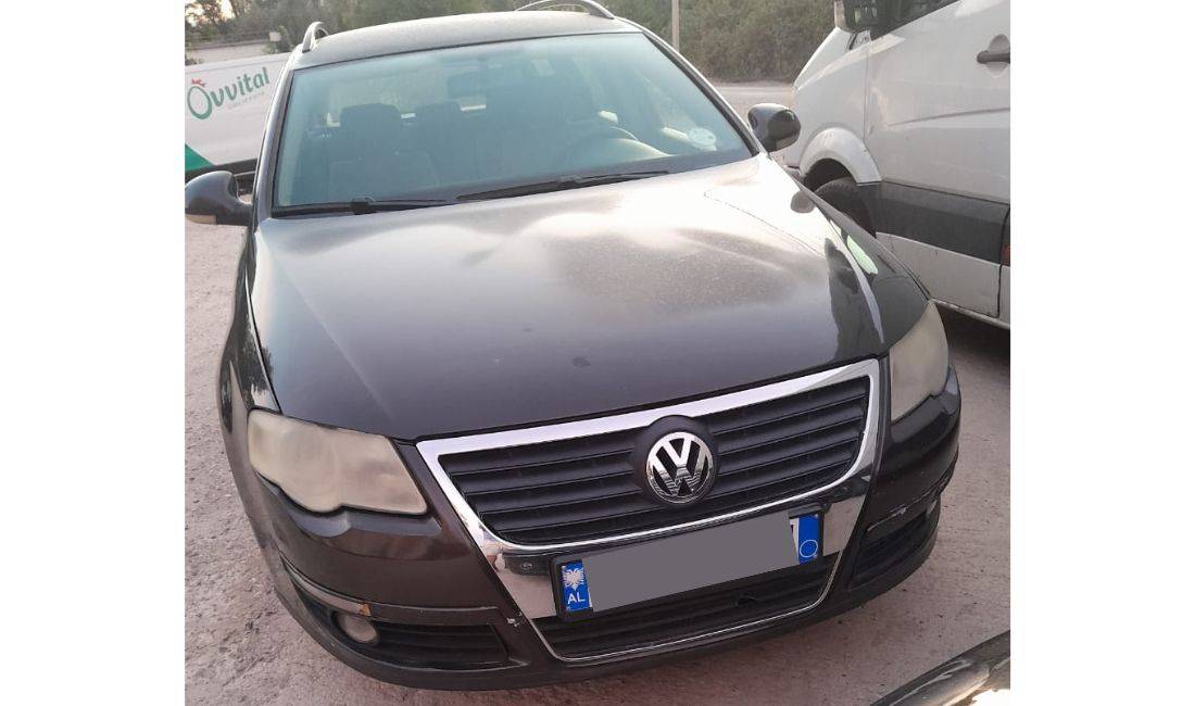 Auto in Vendita a Tirana, Volkswagen, 2006 Diesel,Kambio Manual Pagamento 4,000  Euro.