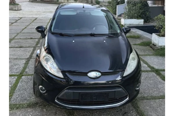 Auto in Vendita a Fier - 3,800 Euro