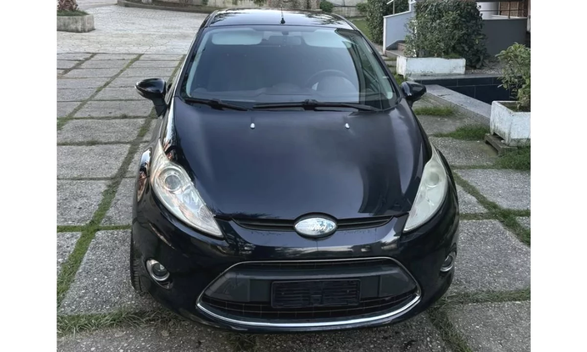 Auto in Vendita a Fier, Ford, 2010 Diesel,Kambio Manual Pagamento 3,800  Euro.