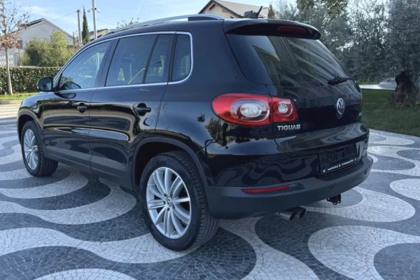 Auto in Vendita a Tirana - 8,700 Euro