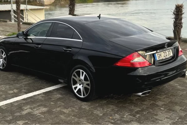 Auto in Vendita a Tirana - 8,200 Euro