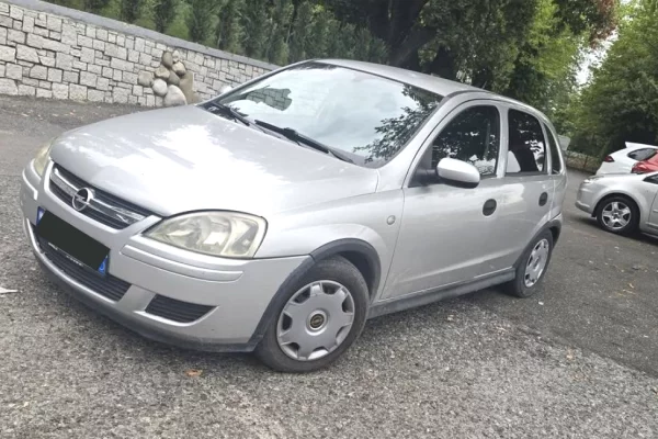 Auto in Vendita a Tirana - 2,000 Euro