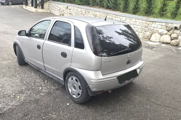 Auto in Vendita a Tirana - 2,000 Euro