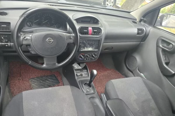 Auto in Vendita a Tirana - 2,000 Euro