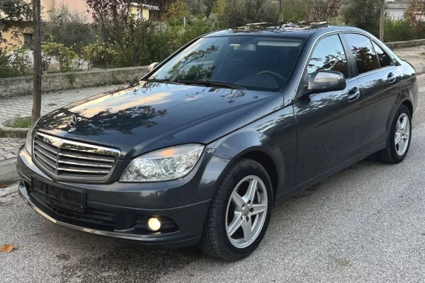 Auto in Vendita a Tirana - 4,600 Euro