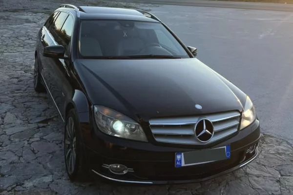 Auto in Vendita a Tirana - 4,500 Euro