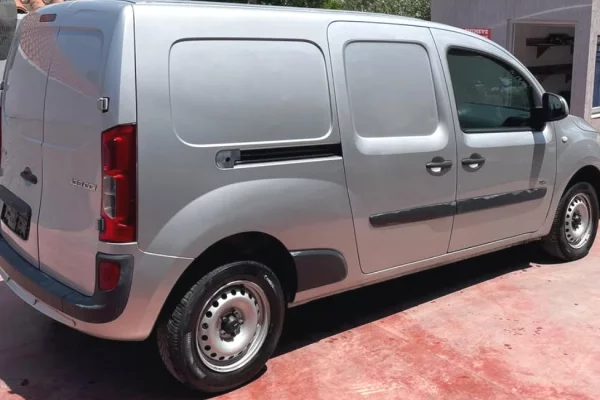 Auto in Vendita a Tirana - 5,900 Euro