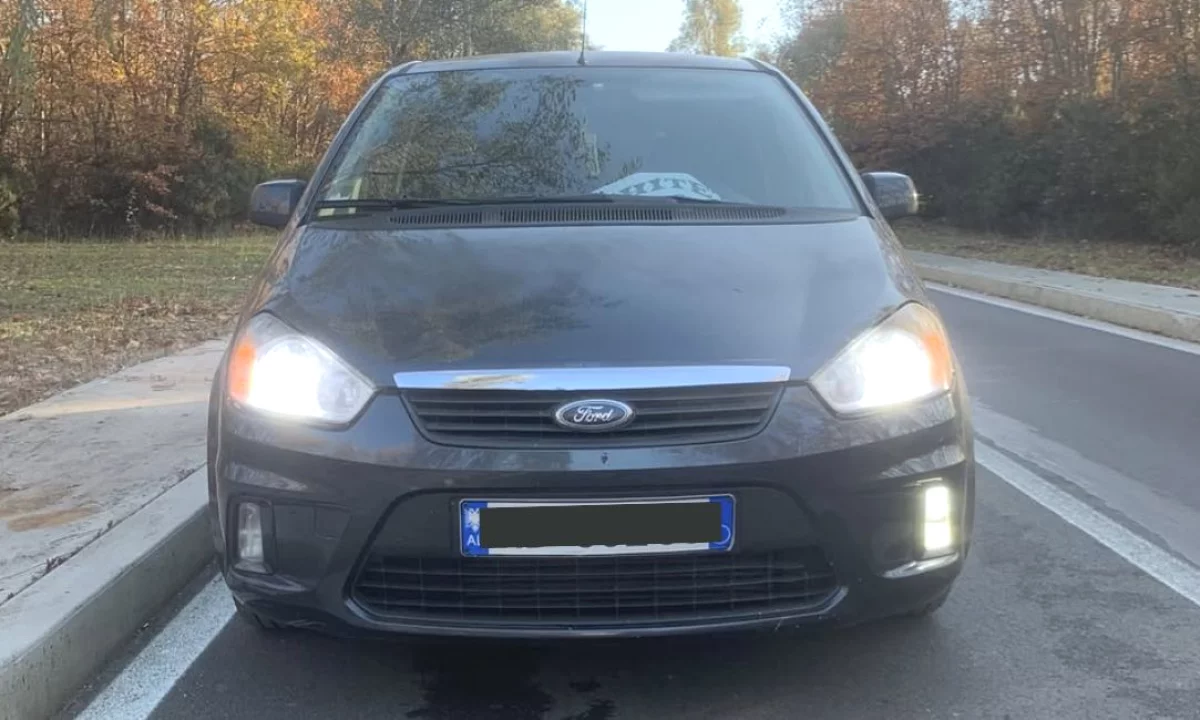 Auto in Vendita a Tirana, Ford, 2010 Diesel,Kambio Manual Pagamento 2,800  Euro.