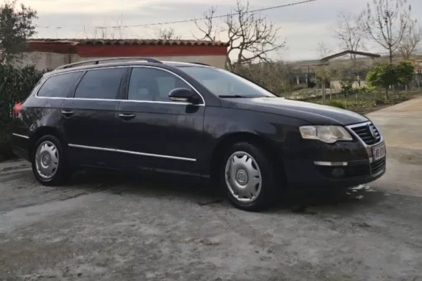 Auto in Vendita a Fier - 3,500 Euro