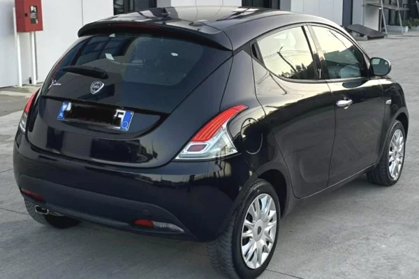 Auto in Vendita a Tirana - 3,200 Euro