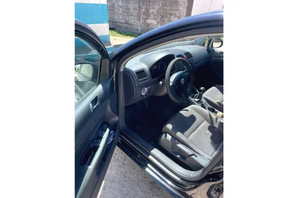 Auto in Vendita a Kavaja, Volkswagen, 2005 Diesel,Kambio Manual Pagamento 2,999  Euro.