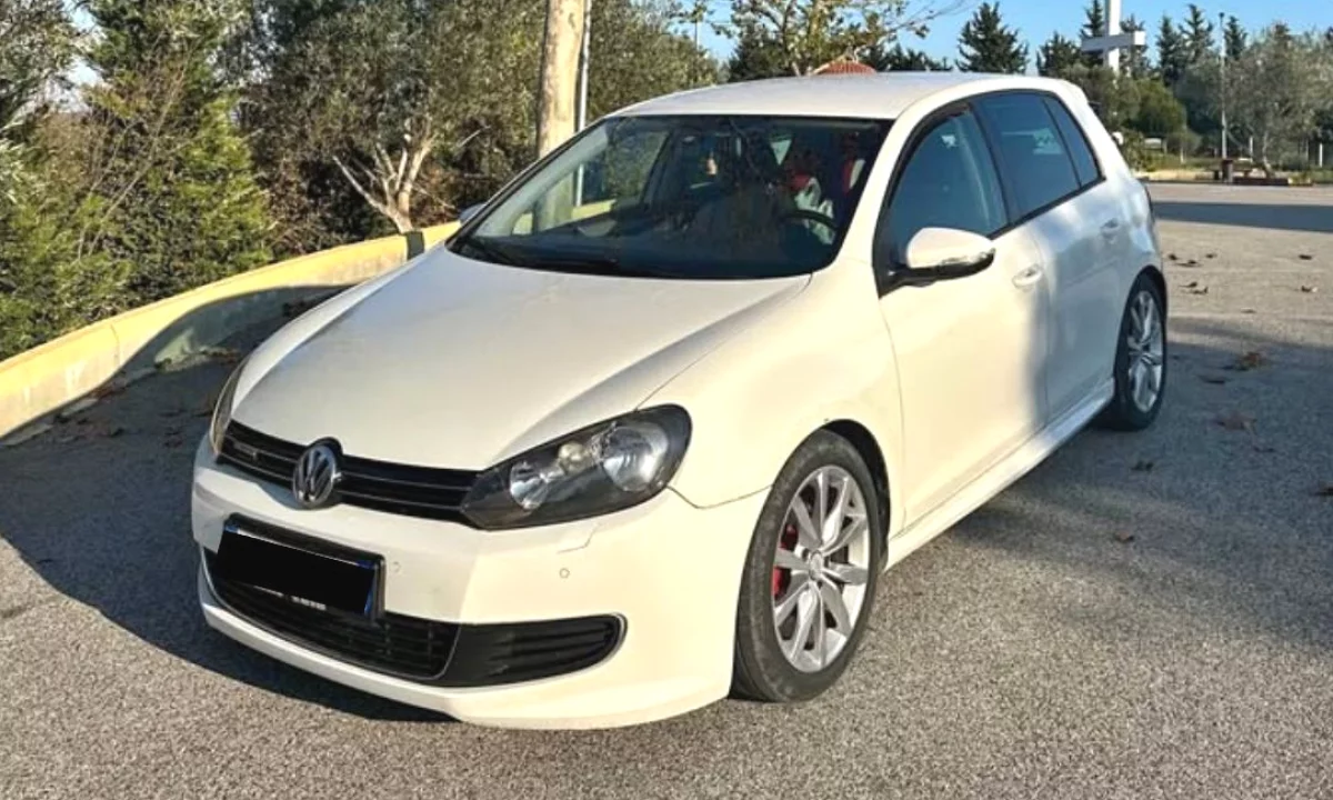 Auto in Vendita a Tirana, Volkswagen, 2008 Diesel,Kambio Manual Pagamento 5,300  Euro.