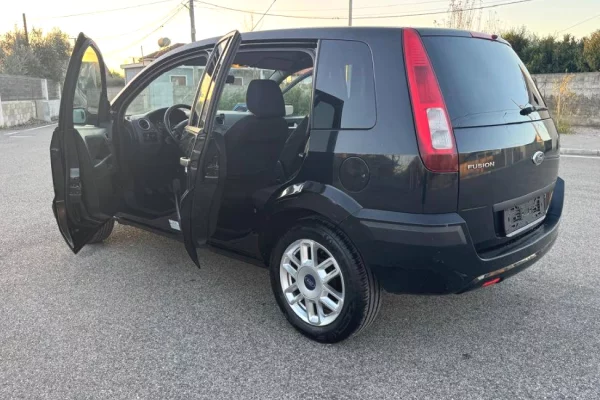 Auto in Vendita a Tirana - 2,800 Euro