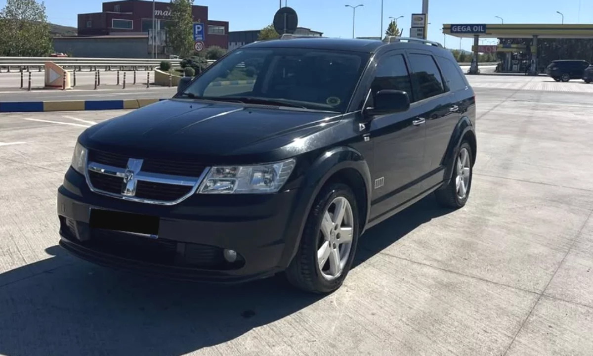 Auto in Vendita a Tirana, Dodge, 2010 Diesel,Kambio Automatik Pagamento 6,500  Euro.