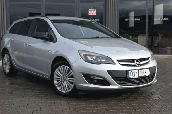 Auto in Vendita a Peja - 6,009 Euro